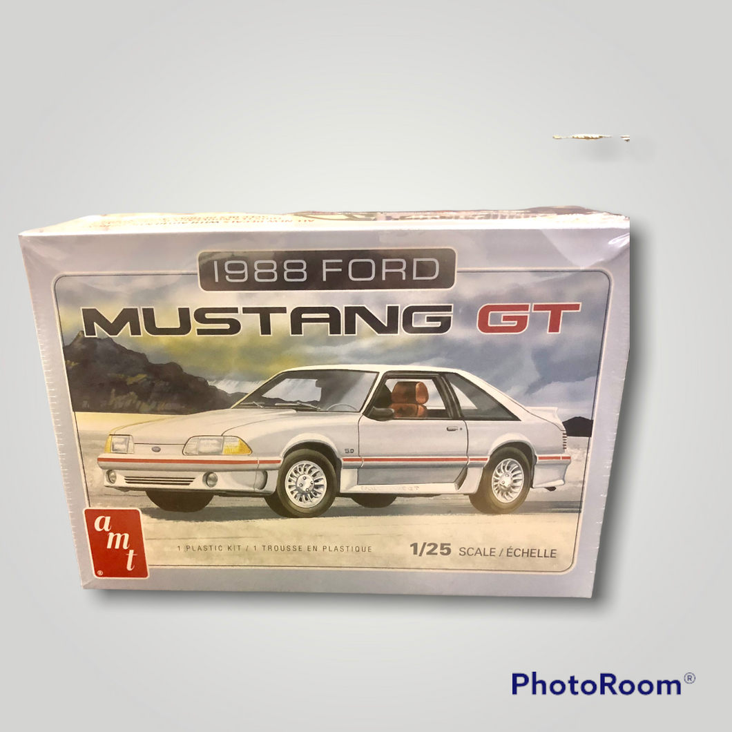 AMT 1988 Ford Mustang GT