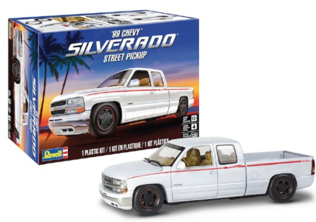 Revell # 4538 99 Chevy Silverado Street Pick Up