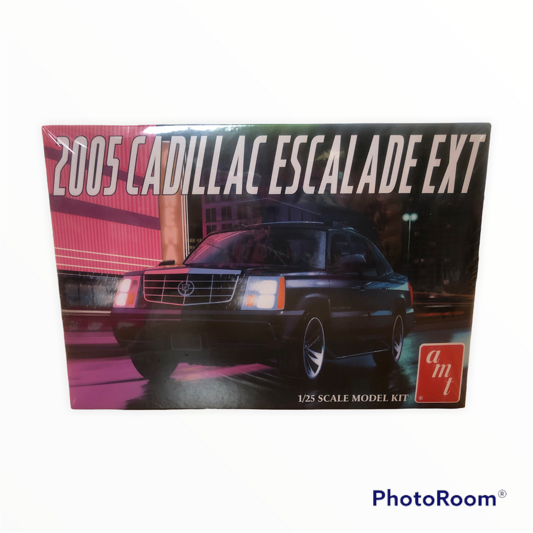 AMT 2005 Cadillac Escalade EXT