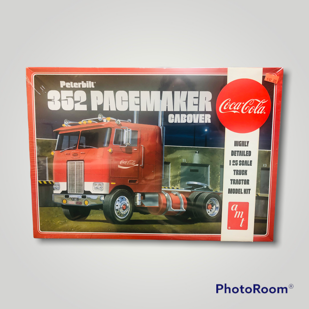 AMT Coca-Cola Peterbilt 352 Pacemaker Cabover