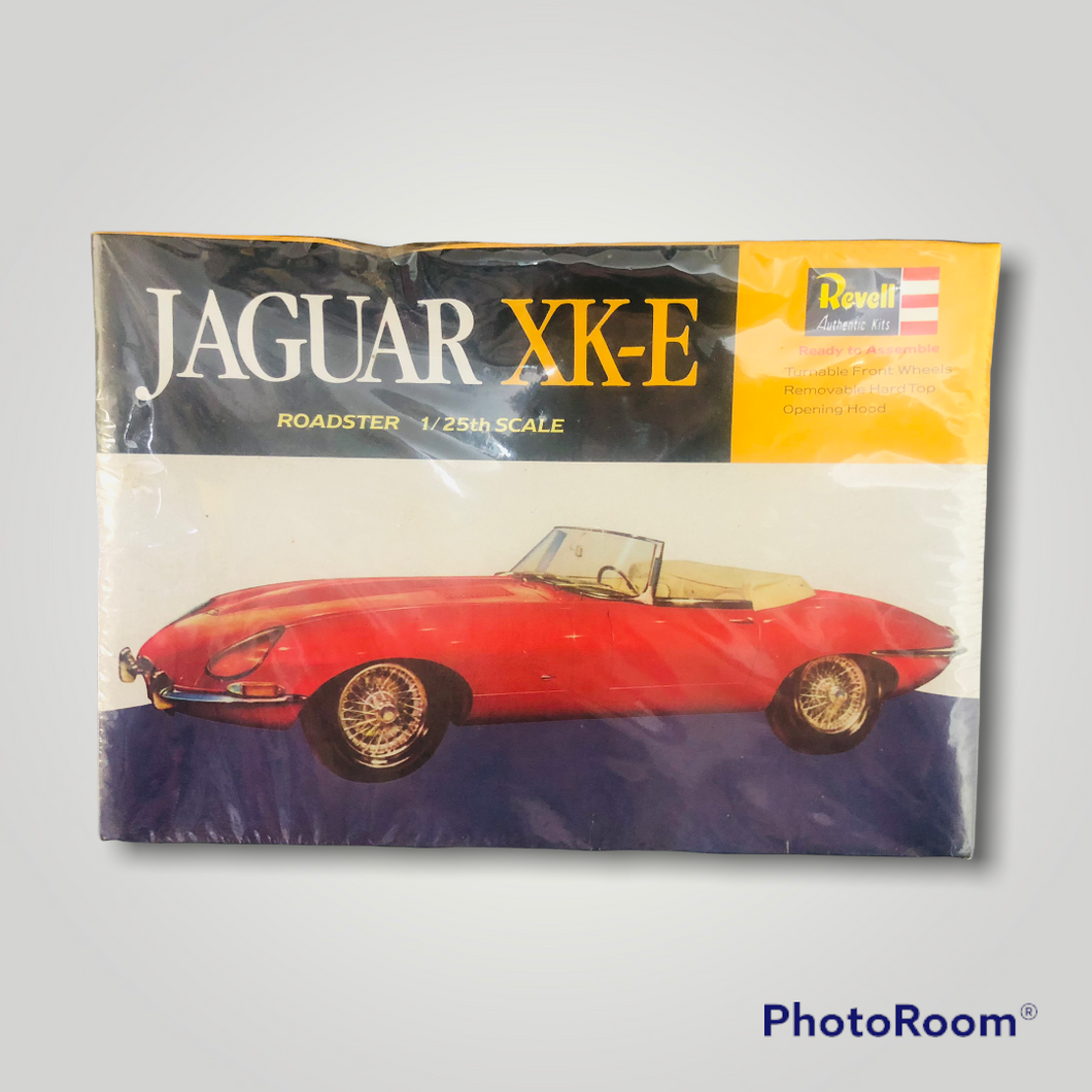 Revell Jaguar XK-E Roadster