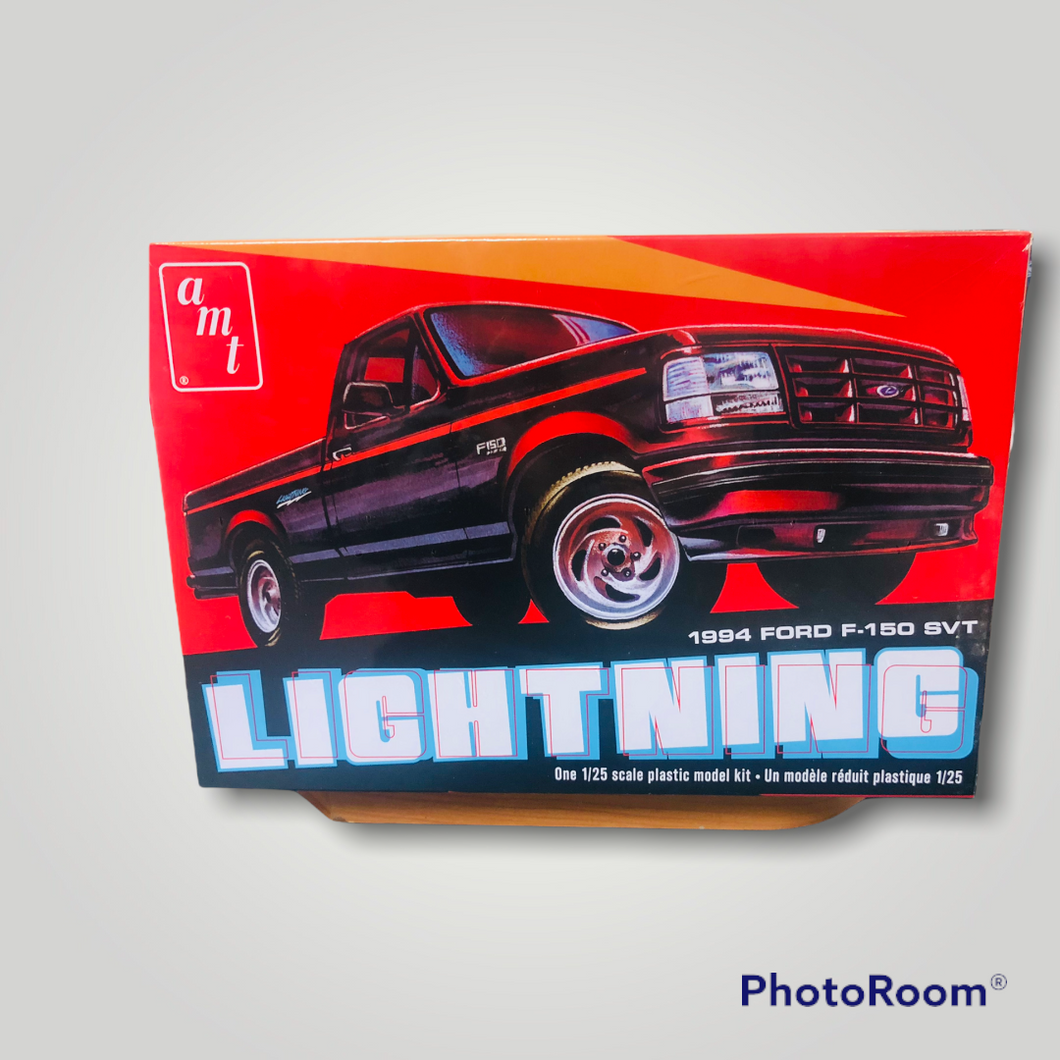 AMT Lightning 1994 Ford F-150 SVT